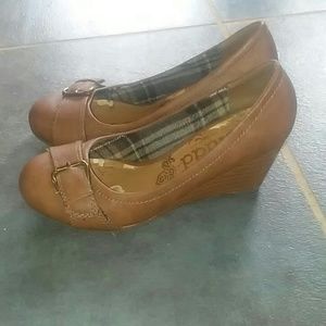 ❗1 DAY SALE❗Brown wedge Mudd heels shoes